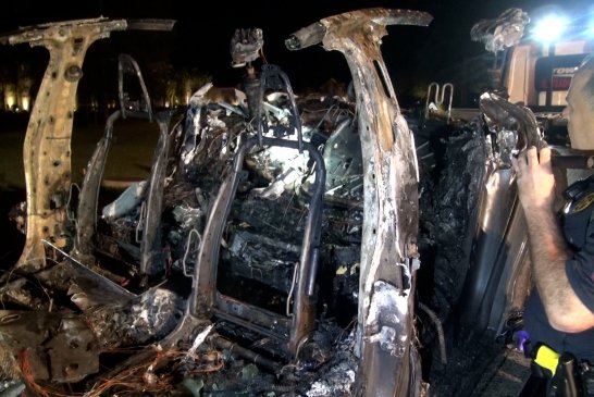 UPDATE-TWO DIE AS DRIVERLESS TESLA HITS TREE IN THE WOODLANDS AND EXPLODES